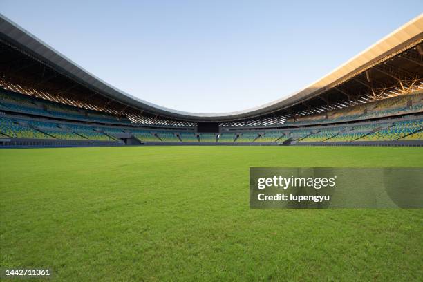 soccer field - soccer field stock-fotos und bilder