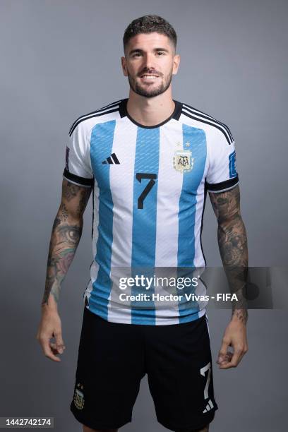 Rodrigo De Paul of Argentina poses during the official FIFA World Cup Qatar 2022 portrait session on November 19, 2022 in Doha, Qatar.