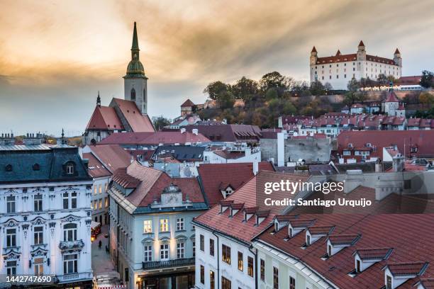 old town of bratislava at dusk - bratislava stockfoto's en -beelden