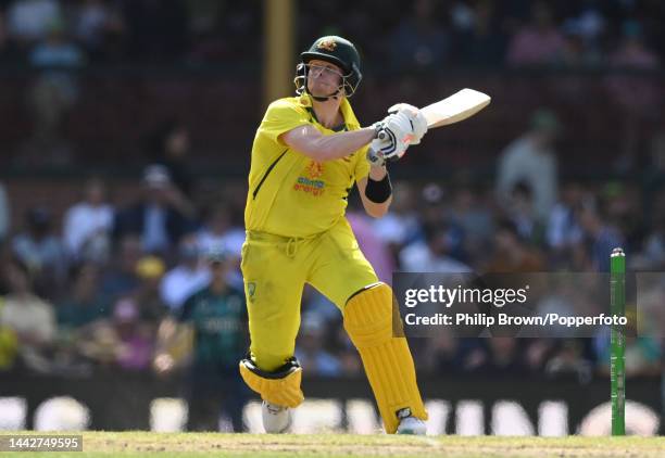 Steve Smith of Australia bats during Game 2 of the One Day International series between Australia and England at Sydney Cricket Ground on November...