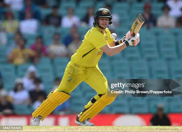 Steve Smith of Australia bats during Game 2 of the One Day International series between Australia and England at Sydney Cricket Ground on November...