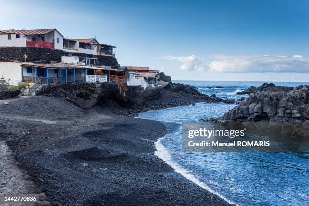 view of the puntalarga beach, fuencaliente, la palma island, spain - la palma islas canarias fotografías e imágenes de stock