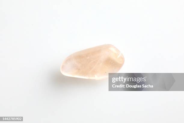 rose quartz precious gemstone - rose quartz stock pictures, royalty-free photos & images