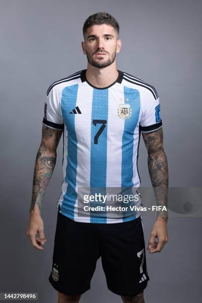 Rodrigo De Paul of Argentina poses during the official FIFA World Cup Qatar 2022 portrait session on November 19, 2022 in Doha, Qatar.