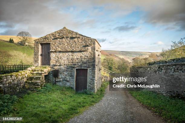 keld in the yorkshire dales - pennines stockfoto's en -beelden