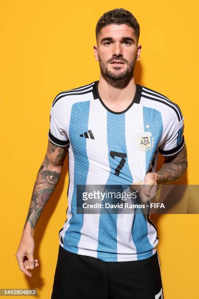 Rodrigo De Paul of Argentina poses during the official FIFA World Cup Qatar 2022 portrait session on November 19, 2022 in Doha, Qatar.