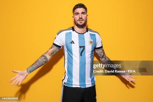 Rodrigo De Paul of Argentina poses during the official FIFA World Cup Qatar 2022 portrait session on November 19, 2022 in Doha, Qatar.