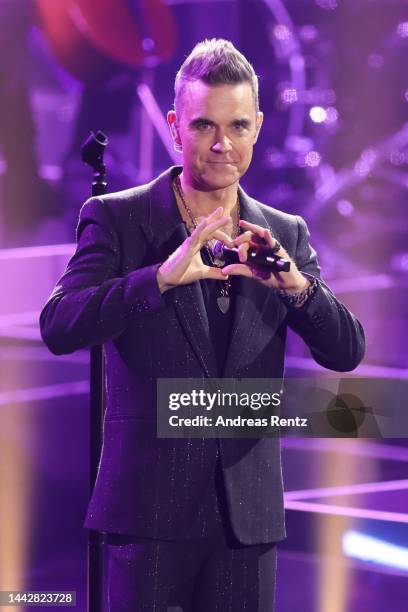 Robbie Williams performs on stage during the "Wetten, dass...?" Live Show on November 19, 2022 in Friedrichshafen, Germany.