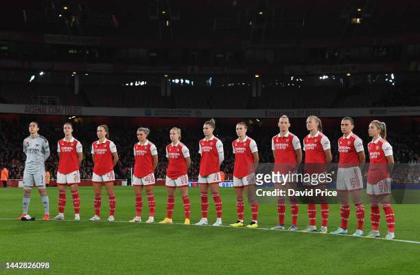The Arsenal Women line up for a minutes silence before the WSL match between Arsenal Women and Manchester United Women during the FA Women's Super...