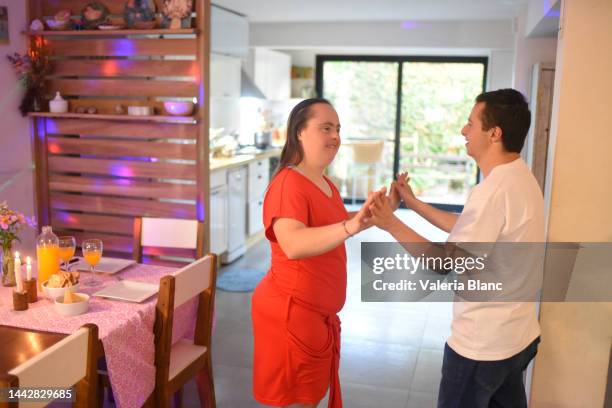 couple enjoying a romantic date - food fond blanc stock pictures, royalty-free photos & images