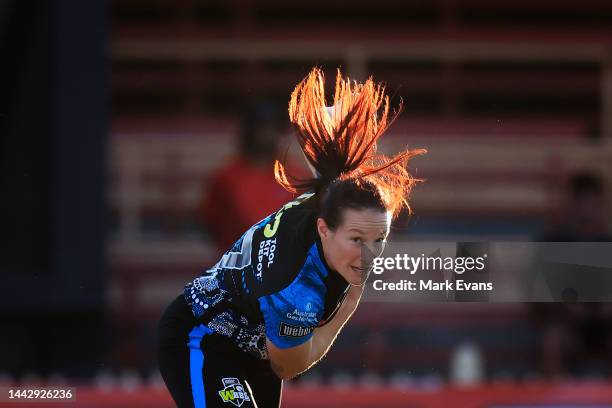 Megan Schutt of the Strikers bowls during the Women's Big Bash League match between the Sydney Thunder and the Adelaide Strikers at North Sydney...