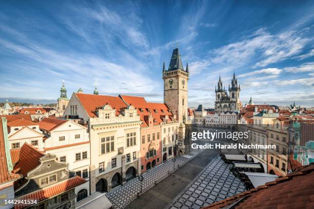 aerial view of old town, prague, bohemia, czech republic - astronomical clock 個照片及圖片檔