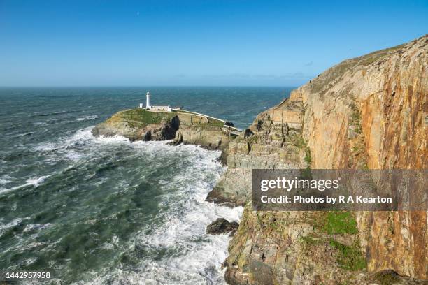 south stack lighthouse, holyhead, anglesey, wales - anglesey stock pictures, royalty-free photos & images
