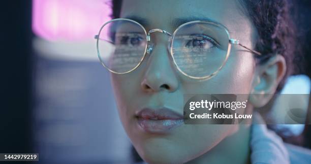 it, programmer and coding by a woman in office at night, inspired worker planning, thinking and busy with online project. face, black woman and programming for cyber security, ai and data base system - female development stockfoto's en -beelden