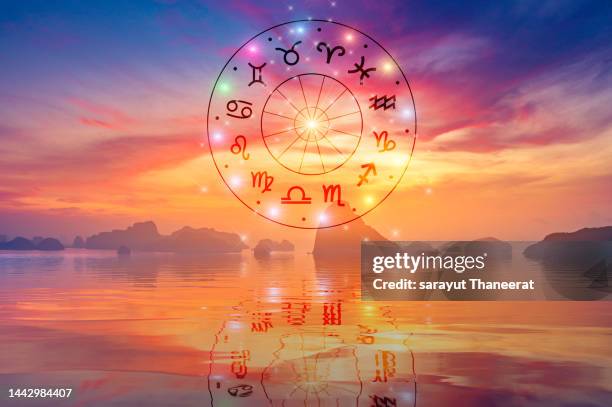zodiac signs inside of horoscope circle. astrology in the sky with many stars and moons astrology and horoscopes concept - astrologie photos et images de collection
