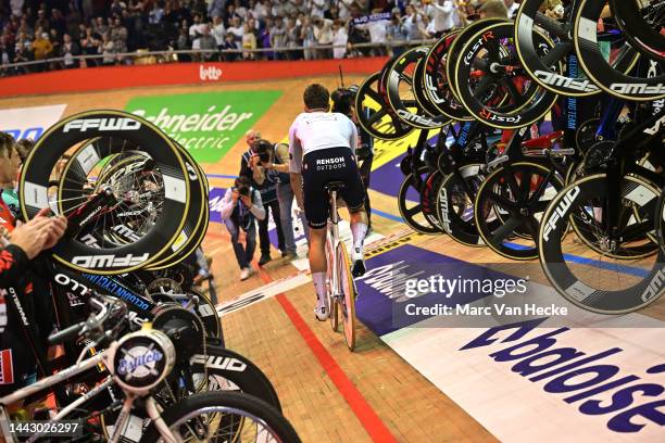 Iljo Keisse of Belgium and Team Lotto Soudal - Quick-Step in celebration of his tribute during the Men's elite track cycling on day six of the 81st 6...