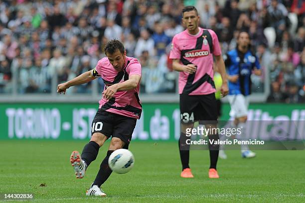 Alessandro Del Piero of Juventus FC scores a goal during the Serie A match between Juventus FC and Atalanta BC at Juventus Stadium on May 13, 2012 in...