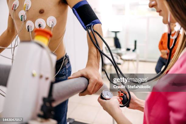 cardiac stress test - competitive examination exam stock pictures, royalty-free photos & images