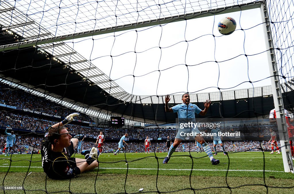 Manchester City v Queens Park Rangers - Premier League