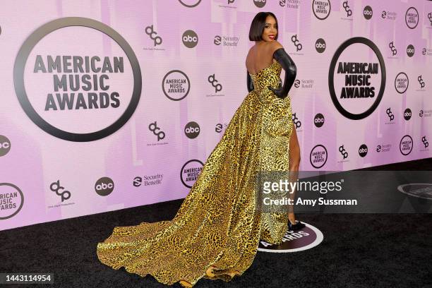 Kelly Rowland attends the 2022 American Music Awards at Microsoft Theater on November 20, 2022 in Los Angeles, California.