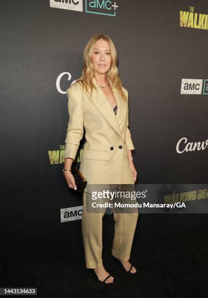 Jenna Elfman arrives at The Walking Dead Live: The Finale Event at The Orpheum Theatre on November 20, 2022 in Los Angeles, California.
