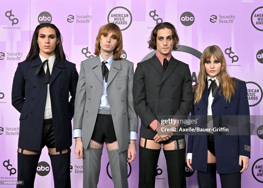 https://media.gettyimages.com/id/1443236129/photo/2022-american-music-awards-arrivals.jpg?s=1024x1024&w=gi&k=20&c=uzfsZ8M-r_SPb2dNJbOiQj-wVbNZzyA9ZgPVTcKsTVs=