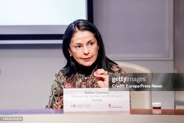 The PSOE Health spokesperson in the Senate and breast cancer survivor, Esther Carmona, takes part in the debate 'Living with cancer' at the 1st...