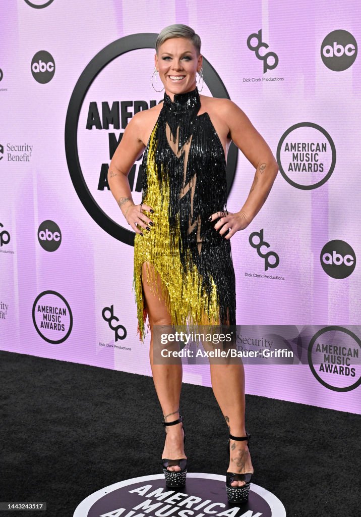 https://media.gettyimages.com/id/1443243517/photo/2022-american-music-awards-arrivals.jpg?s=1024x1024&w=gi&k=20&c=KrKA5Wu6qkkesy6pbp7XfXQ2B6GPfsLnyp2GrM5VE2A=