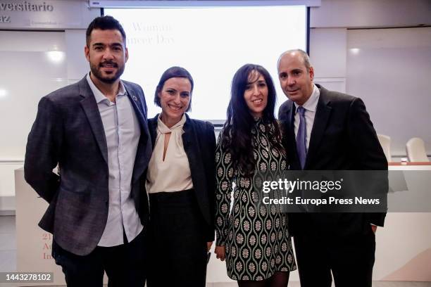 The president of the FFPaciente Association, Pedro Soriano; the breast cancer patient and spokesperson for the Contigo Foundation, Carolina Mateo;...