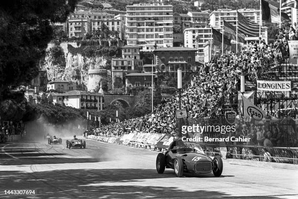 Stirling Moss, Vanwall VW 5, Grand Prix of Monaco, Circuit de Monaco, 19 May 1957. Stirling Moss in the lead of the 1957 Monaco Grand Prix.