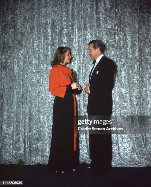 Ingrid Bergman and Ray Milland at the Academy Awards Ceremony, 1945.