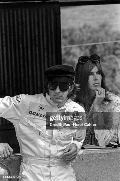 Jackie Stewart, Helen Stewart, Grand Prix of France, Charade Circuit, 06 July 1969. Jackie Stewart and wife Helen in the pits.