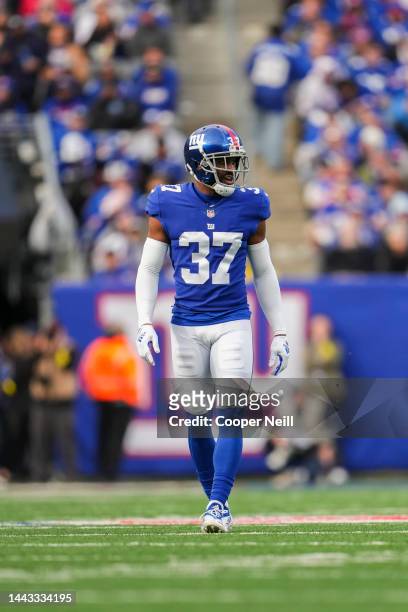 Fabian Moreau of the New York Giants gets set against the Houston Texans at MetLife Stadium on November 13, 2022 in East Rutherford, New Jersey.