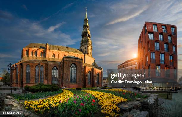 st. peters church in riga, latvia - riga latvia stock pictures, royalty-free photos & images