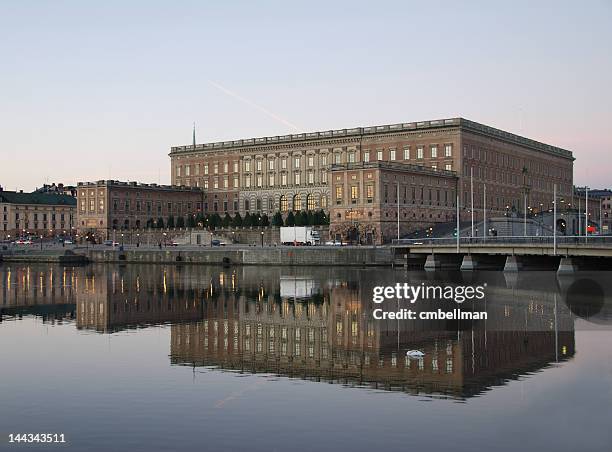 estocolmo castillo real - the stockholm palace fotografías e imágenes de stock