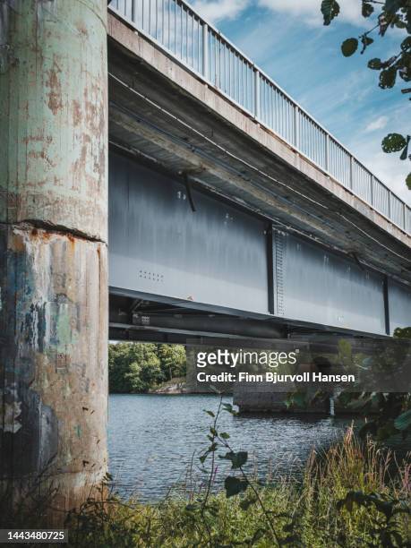 bridge over the river lagen in larvik norway - finn bjurvoll - fotografias e filmes do acervo