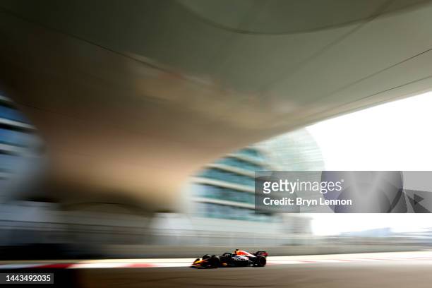 Liam Lawson of New Zealand driving the Oracle Red Bull Racing RB18 on track during Formula 1 testing at Yas Marina Circuit on November 22, 2022 in...