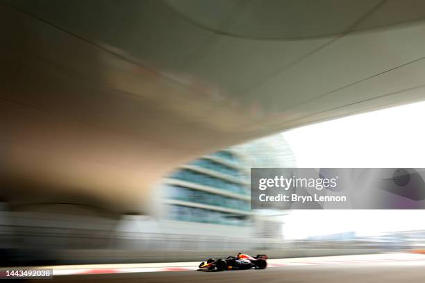 Liam Lawson of New Zealand driving the Oracle Red Bull Racing RB18 on track during Formula 1 testing at Yas Marina Circuit on November 22, 2022 in...