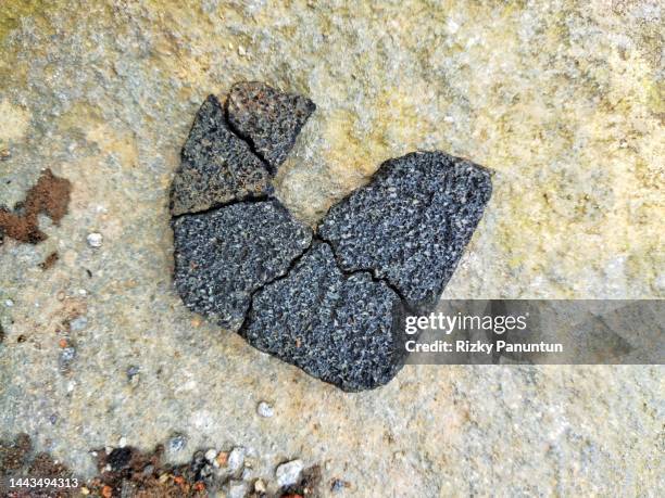 Fragmented Stone Fragments Texture Photos and Premium High Res Pictures - Getty Images