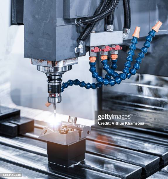 metalworking cnc milling and cutting machine at industrial factory. - fräsen stock-fotos und bilder