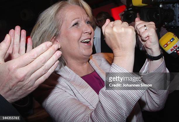 Lead candidate of the German Social Democrats Hannelore Kraft celebrates with supporters after the announcement of initial exit poll results that...