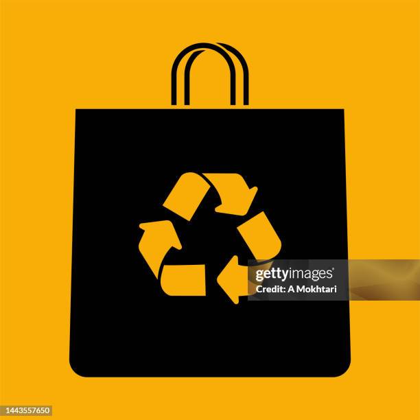 recycelbares papiertütensymbol auf orangefarbenem hintergrund. - reusable shopping bag drawing stock-grafiken, -clipart, -cartoons und -symbole