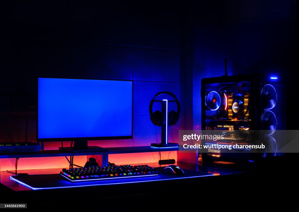 High-End Computing gaming set monitor blue screen