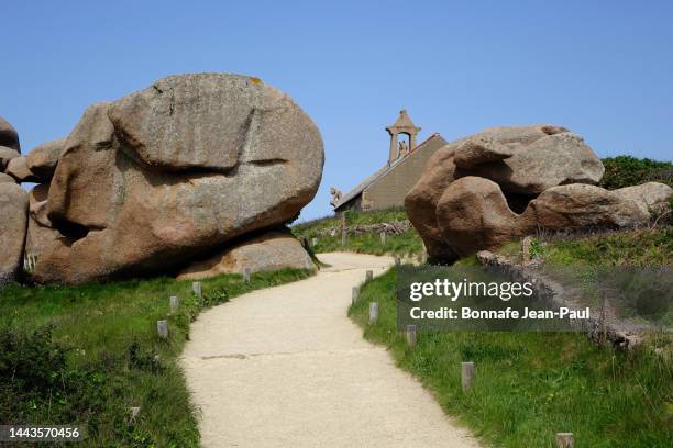 coastguards' path between ploumanach and perros-guirec - perros guirec stock pictures, royalty-free photos & images