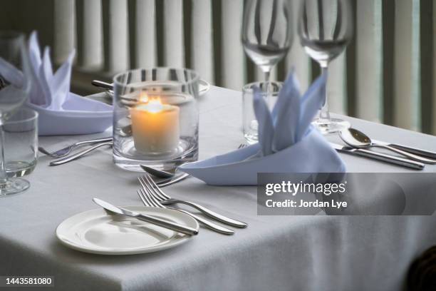romantic table setting - tovaglia foto e immagini stock