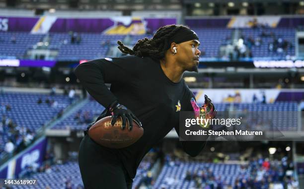 Osborn of the Minnesota Vikings warms up before the game against the Dallas Cowboys at U.S. Bank Stadium on November 20, 2022 in Minneapolis,...