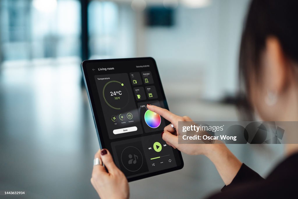 Controlling smart electronic appliances with smart digital dashboard control on digital tablet