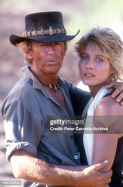 Actors Paul Hogan and Linda Kozlowski on the set of their new film 'Crocodile Dundee' in 1986 on location in the Northern Territory, Australia.