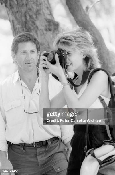 American actress Linda Kozlowski on the set of her new film 'Crocodile Dundee' in 1986 on location in the Northern Territory, Australia.