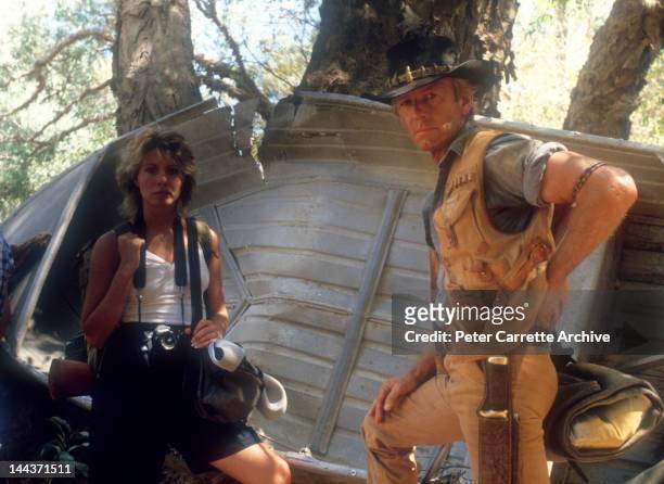 Actors Linda Kozlowski and Paul Hogan on the set of their new film 'Crocodile Dundee' in 1986 on location in the Northern Territory, Australia.